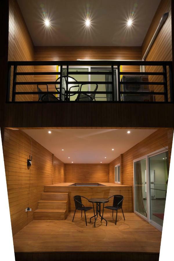 The M Pool Villas Bangkok - Bts Ekkamai Buitenkant foto